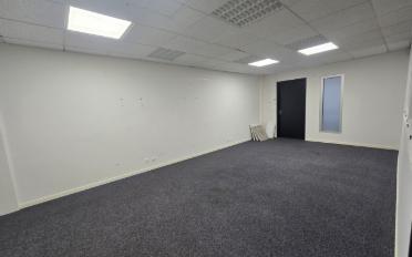 Office - image - 4