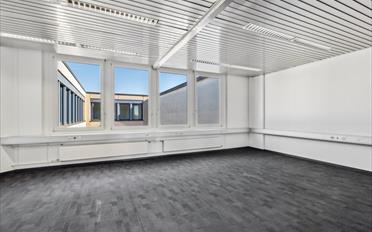 Office - image - 7