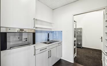 Office - image - 4