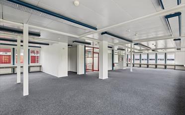 Office - image - 4