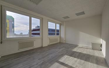 Office - image - 4