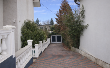 Bachelor flat - image - 3