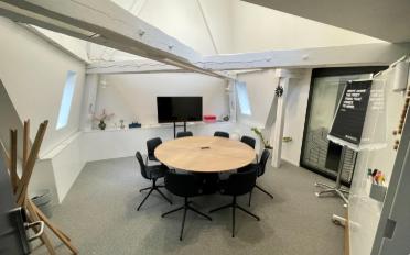Office - image - 4