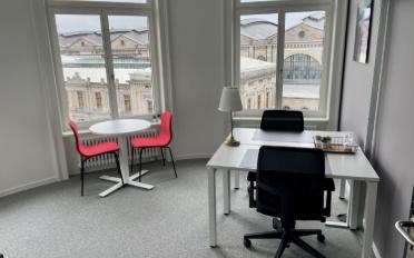 Office - image - 1