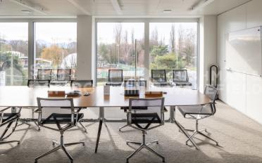 Office - image - 4
