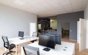 Office - image - 7