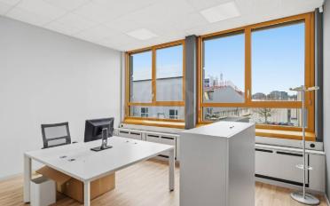 Office - image - 12