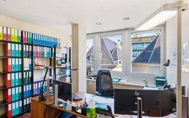 Office - image - 10