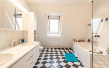 Apartment 6 rooms - image - 9