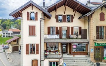 Mixed use property - image - 1