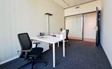 Office - image - 10