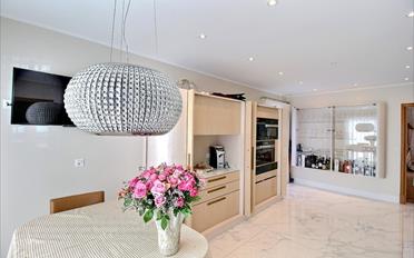 Maison contiguë 11 pièces - image - 7