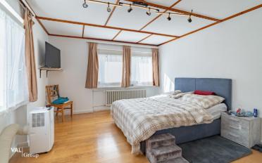 Immeuble résidentiel 12 pièces - image - 12