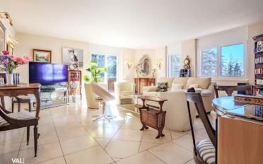 Immeuble résidentiel 11 pièces - image - 2