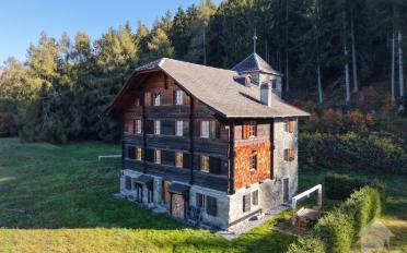 Maison 14 pièces - image - 2