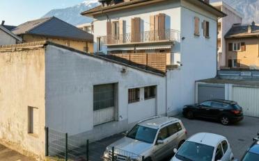 Residential building 17 rooms - image - 2