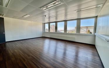 Office - image - 6