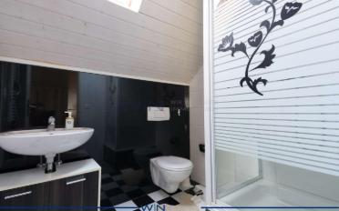 Residential building 21 rooms - image - 8