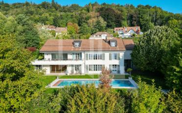 Einfamilienhaus 9.5 Zimmer - image - 1