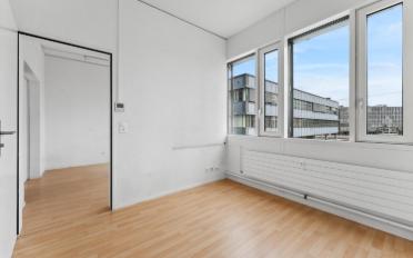 Office - image - 9