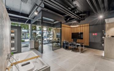Office - image - 5