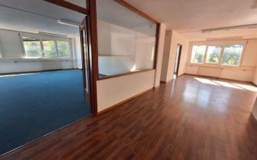Office - image - 4