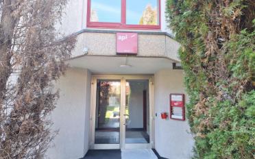 Office - image - 5