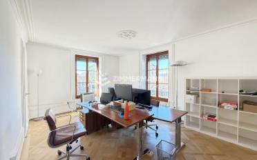 Bureau - image - 2