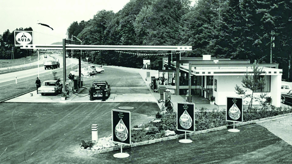 La première station-service d’autoroute en Suisse a été inaugurée le 27 août 1967 à Kolliken, Argovie